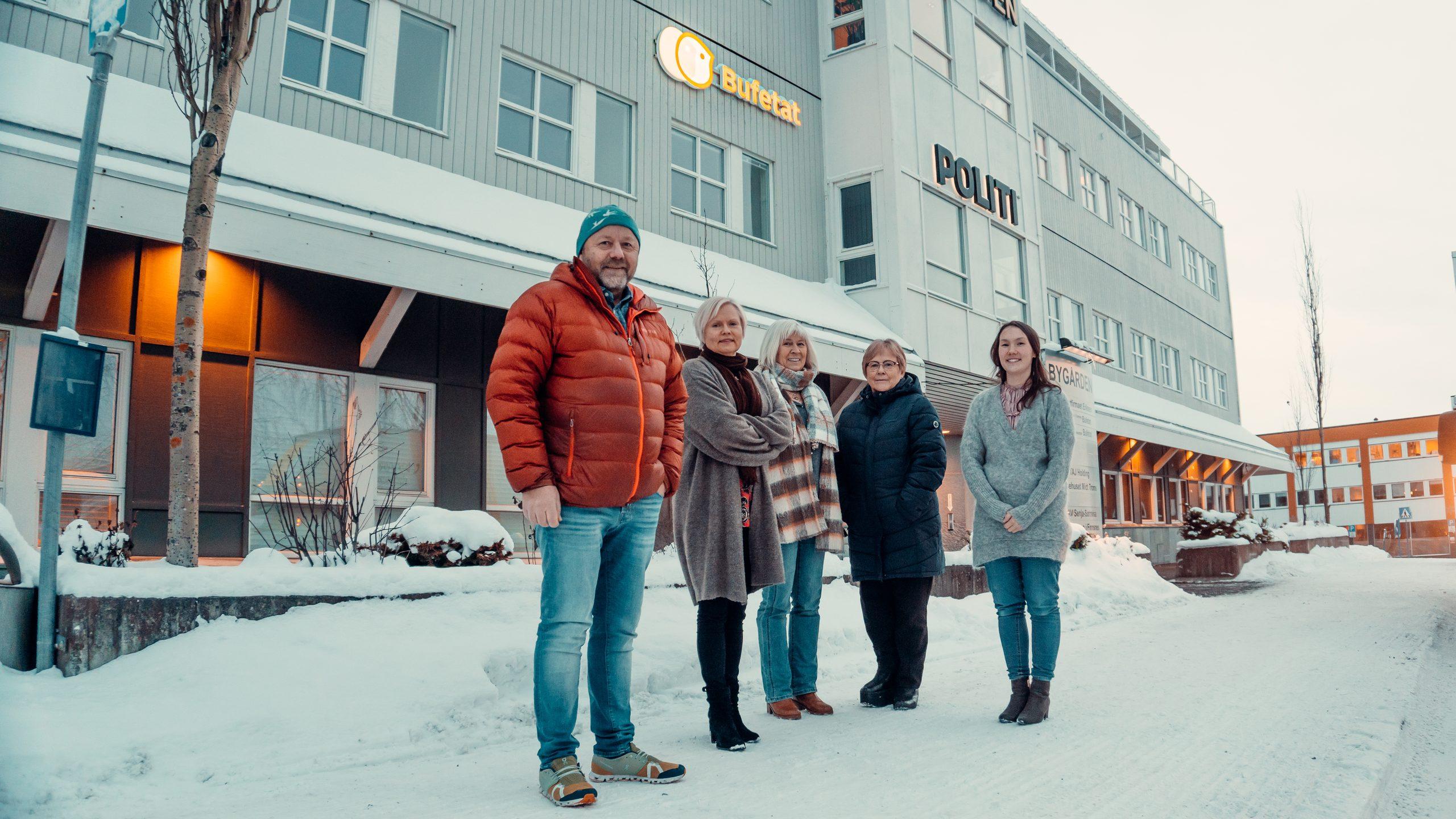 Familieterapeutene som jobber med å styrke familierelasjoner i Finnsnes og omegn. Fv: Rikki Langnes, Lill Anita Varvik, Jorun Fredriksen, Inger Midtervoll Lange, Astrid Skollevoll.